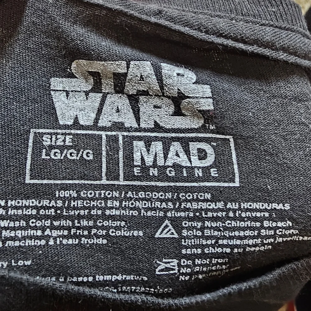 Starwars Mandalorian T-Shirt - Picture 2 of 2
